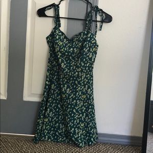🔴SOLD🔴 Green tie top dress